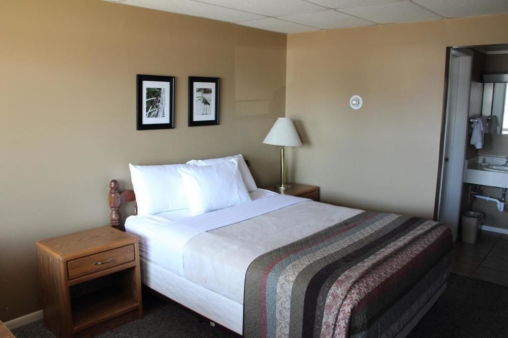 Virginia Lakeshor Motor Inn מראה חיצוני תמונה