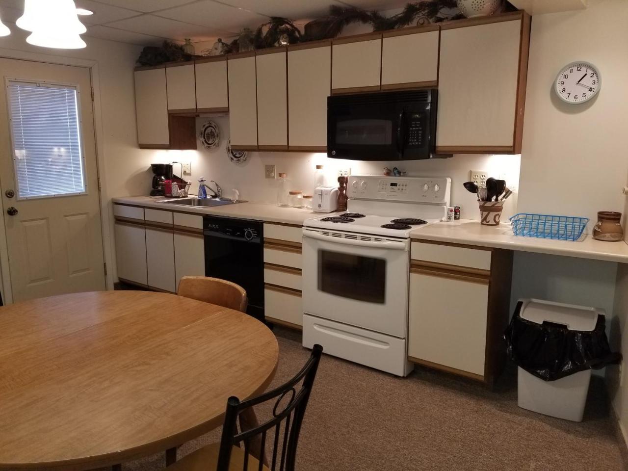 Virginia Lakeshor Motor Inn מראה חיצוני תמונה